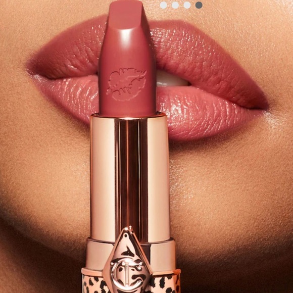 Charlotte Tilbury
Hot Lips Lipstick 2 in Glowing Jen - Picture 3 of 5